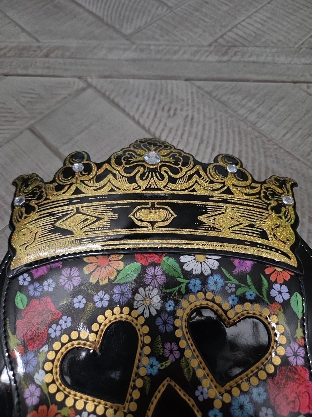 Betsey Johnson Sugar Skull Queen Floral Crown Crossbody Bag - Picture 5 of 6
